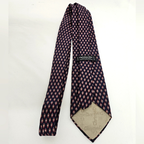 Christian Dior Silk Neckyie in Navy and Red Interlocking Diamond Pattern - Picture 8 of 8